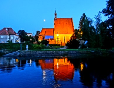 Bdg Katedra noc poz 1 07-2013