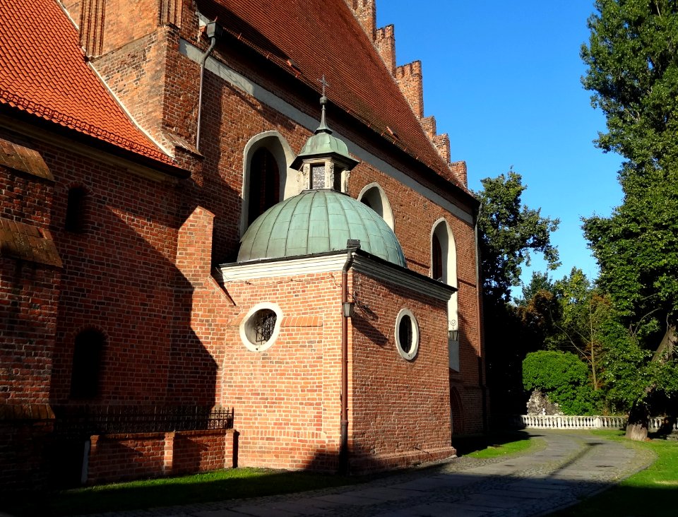 Bdg katedra kaplica sw Krzyza 08-2014
