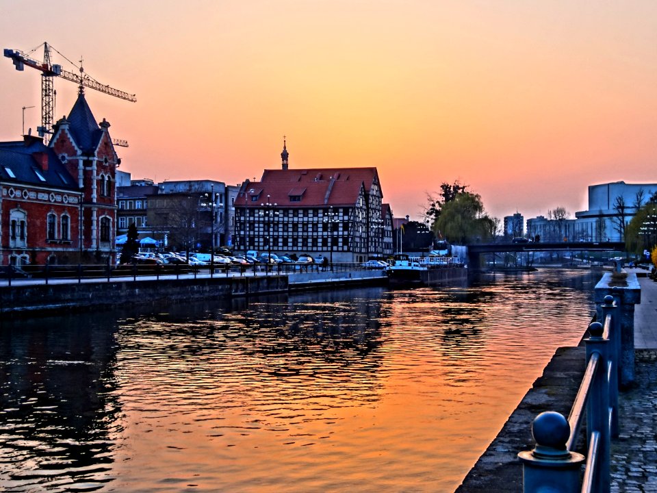 Bdg granaries sunset 2 04-2014