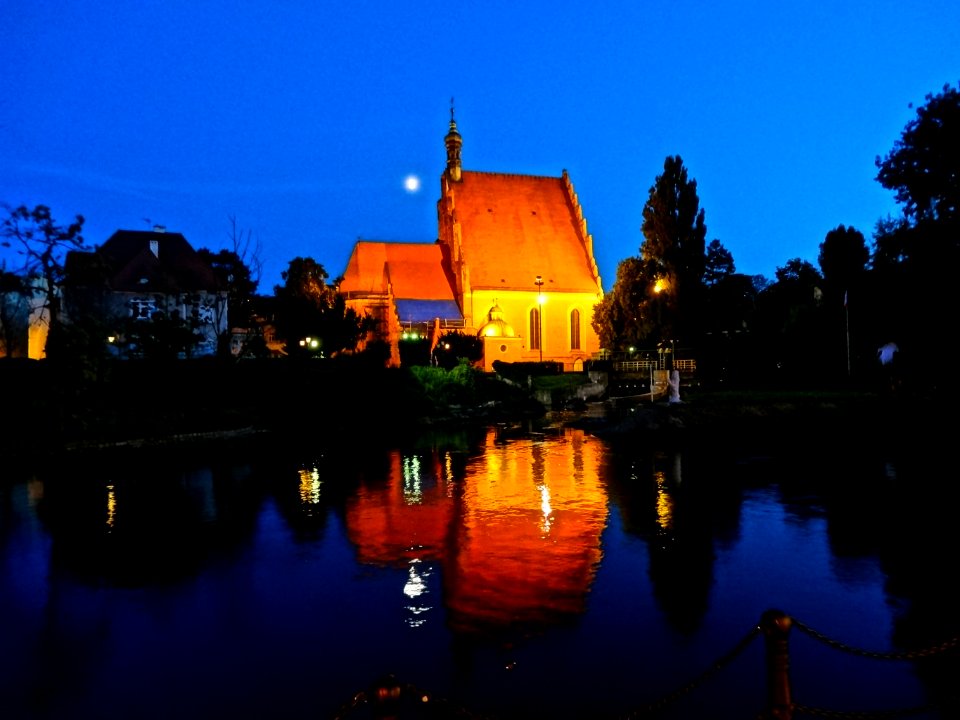 Bdg Katedra noc poz 9 07-2013