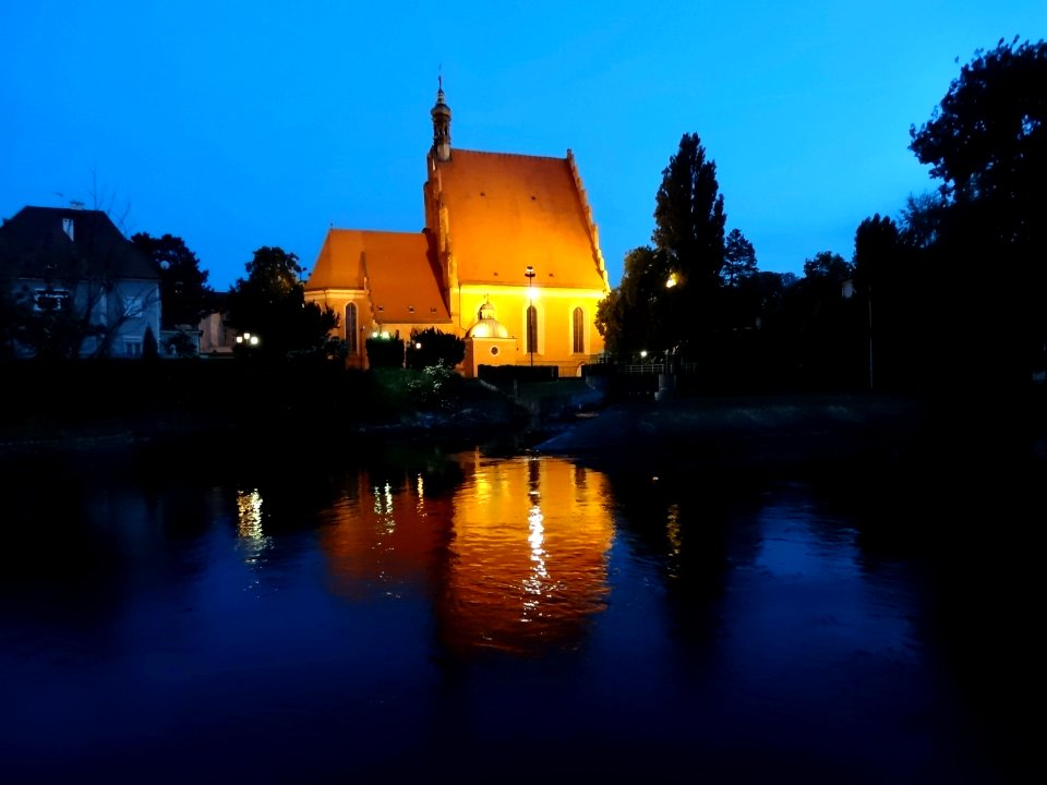 Bdg Katedra noc poz 2 07-2013