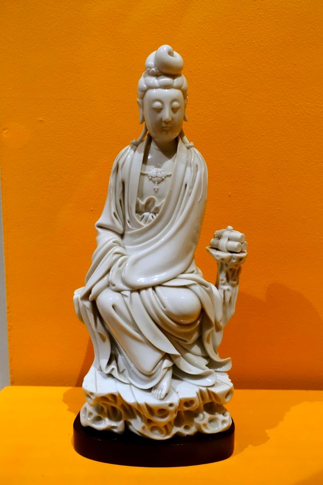 Baiyi Guanyin, China, Qing dynasty, late 18th century AD, Dehua-ware porcelain - Linden-Museum - Stuttgart, Germany - DSC03618