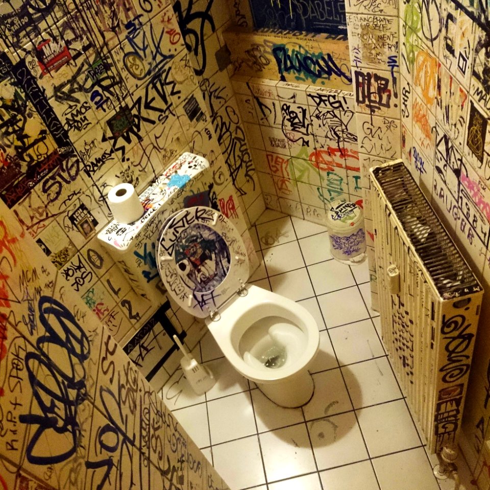 Baiz' toilet, Berlin