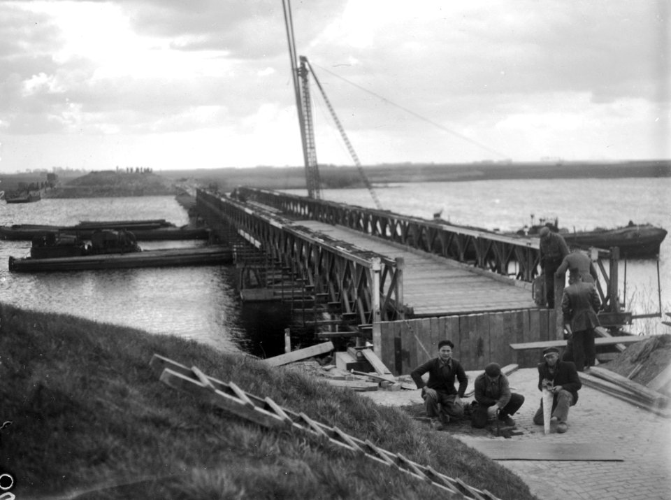 Bailybrug bij Ramspol, de verbinding tussen de Noordoostpolder en het Kampereila, Bestanddeelnr 901-6702