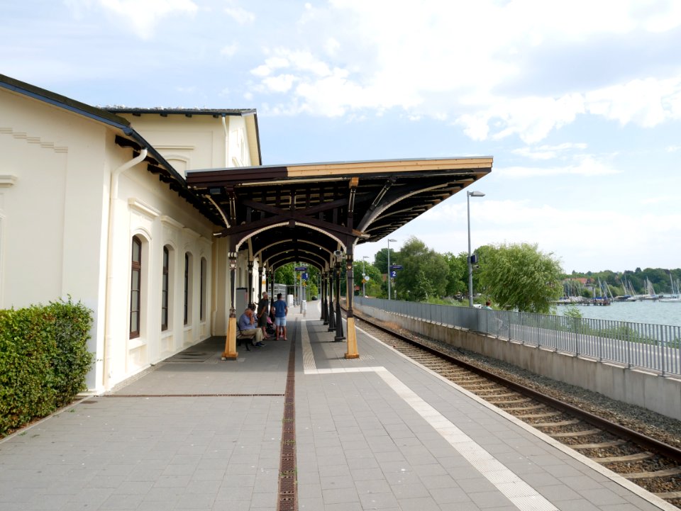 Bahnhof Plön, Bahnsteig, 2018-08 I