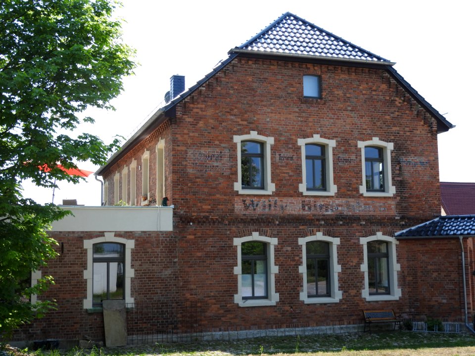 Bahnhof Großneuhausen 3