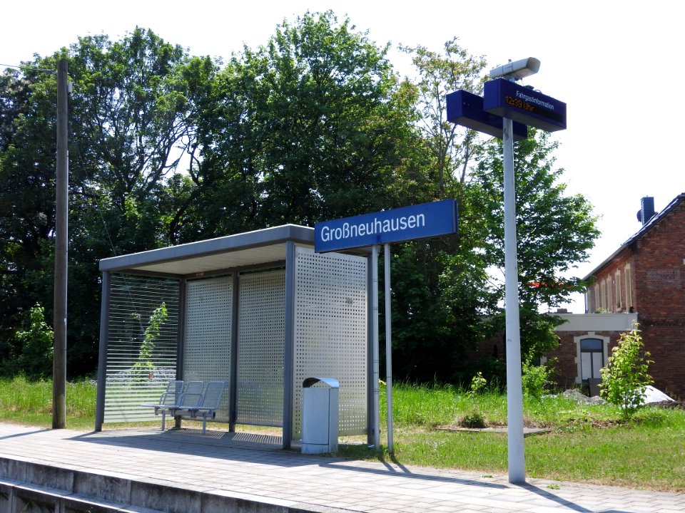 Bahnhof Großneuhausen 2
