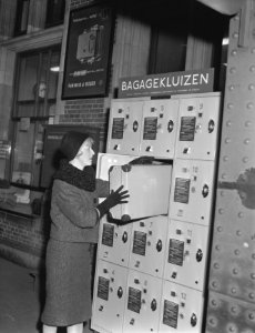 Bagagekluis op het Centraal station te Amsterdam, Bestanddeelnr 910-1364