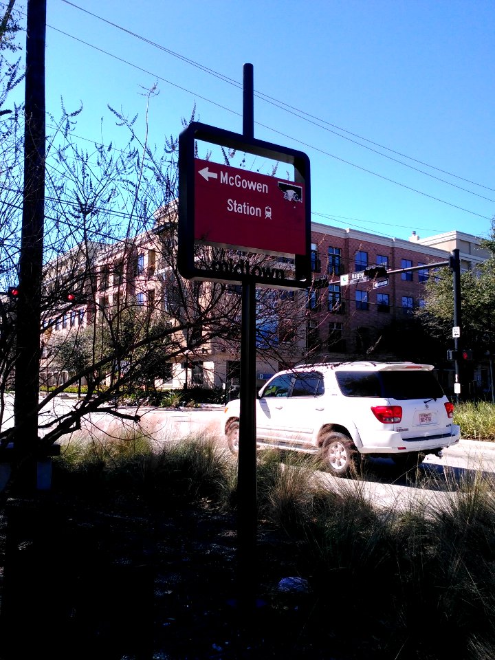 BagbystreetLightrailsign