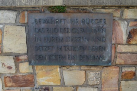 Bad Schwalbach, Martin-Luther-Kirche, Gefallenendenkmal (2) photo