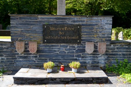 Bad Schwalbach, Friedhof, Vertriebenendenkmal (1)