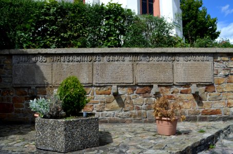 Bad Schwalbach, Martin-Luther-Kirche, Gefallenendenkmal (3)