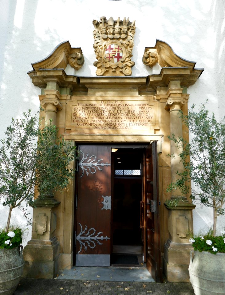 Bad Wünnenberg - St. Antonius - Portal