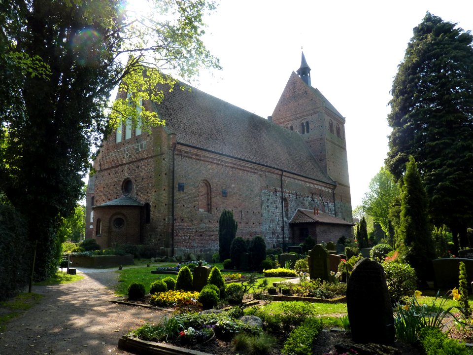 Bad Zwischenahn St. Johannes Ost- und Seeseite