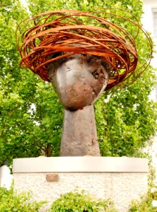 Baierbrunn Wolfratshauser Straße 9 Skulptur Valdez