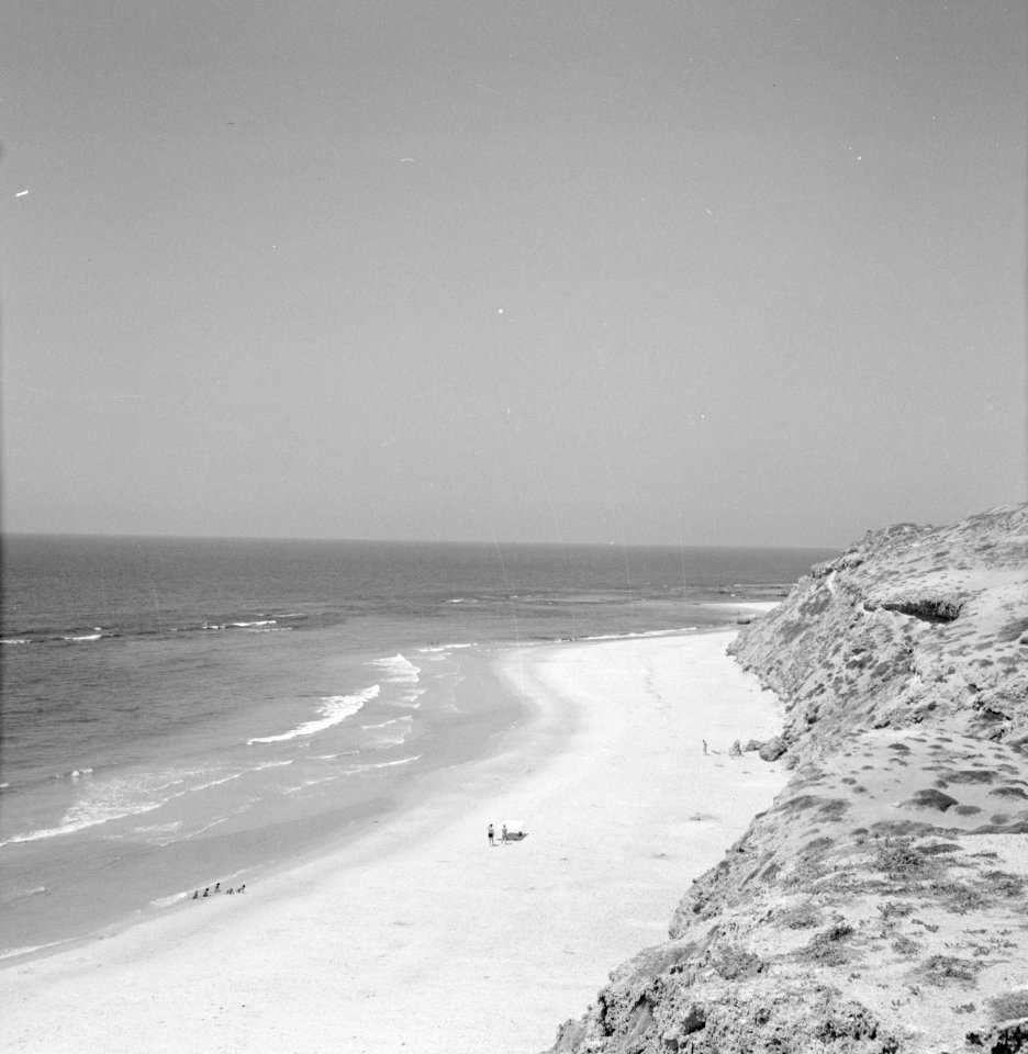 Badgasten in zee en op het strand, Bestanddeelnr 255-2551