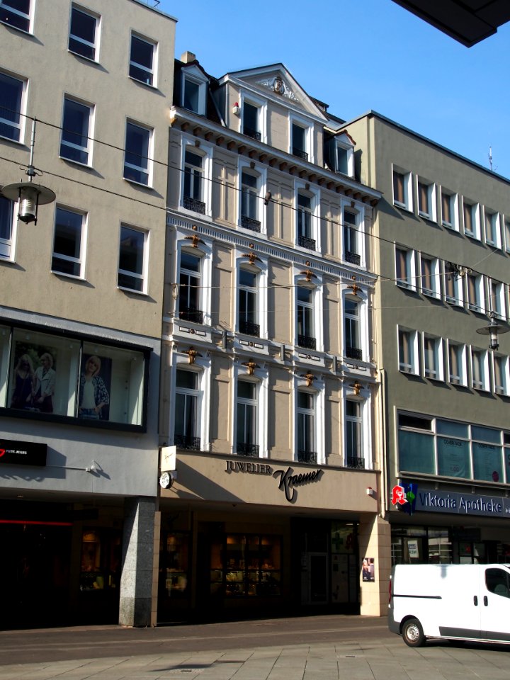 Bahnhofstrasse, bild 6