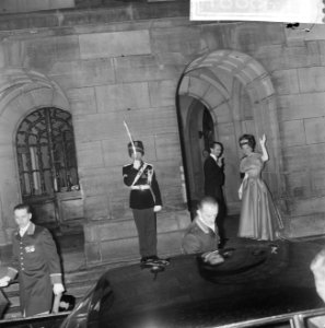 Bal op Paleis op de Dam , prinses Irene en prins Hugo Carlos, Bestanddeelnr 918-8641