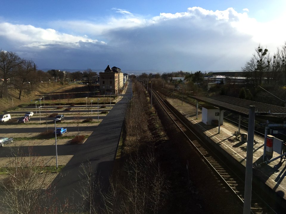 Bahnsteig Bahnhof Industriegelände Dresden 2