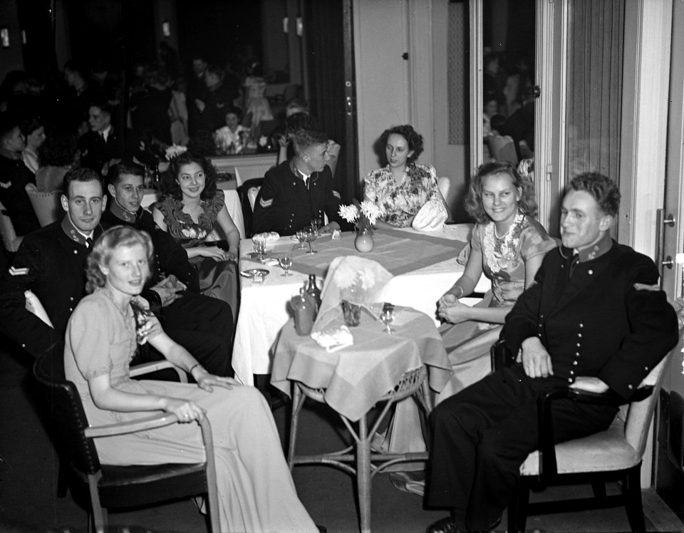 Bal adelborsten Kurhaus Scheveningen @, Bestanddeelnr 903-1522