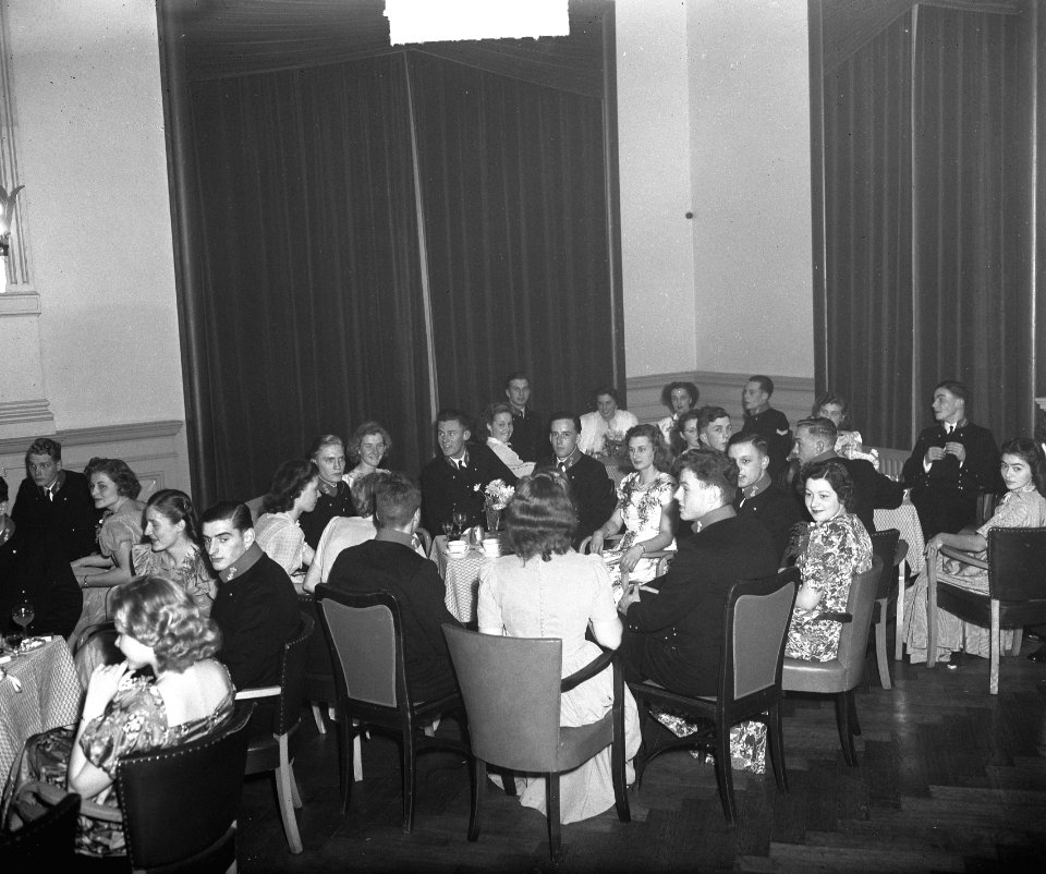 Bal adelborsten Kurhaus Scheveningen @, Bestanddeelnr 903-1508
