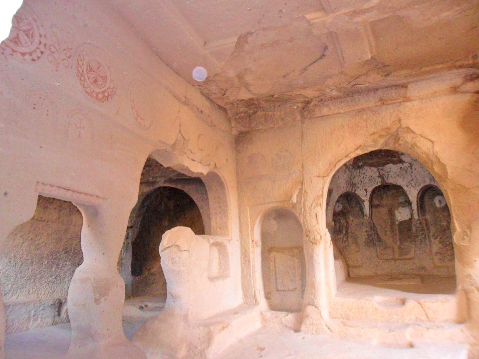 Balıklı ve Üzümlü Kilise iç
