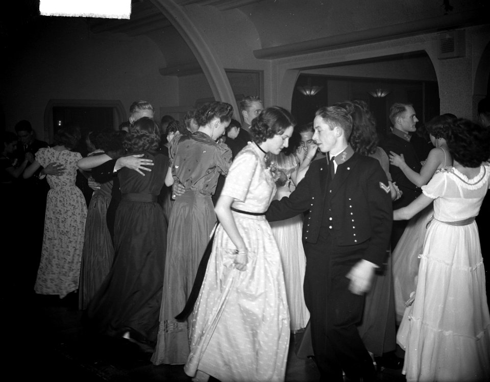 Bal adelborsten Kurhaus Scheveningen @, Bestanddeelnr 903-1536