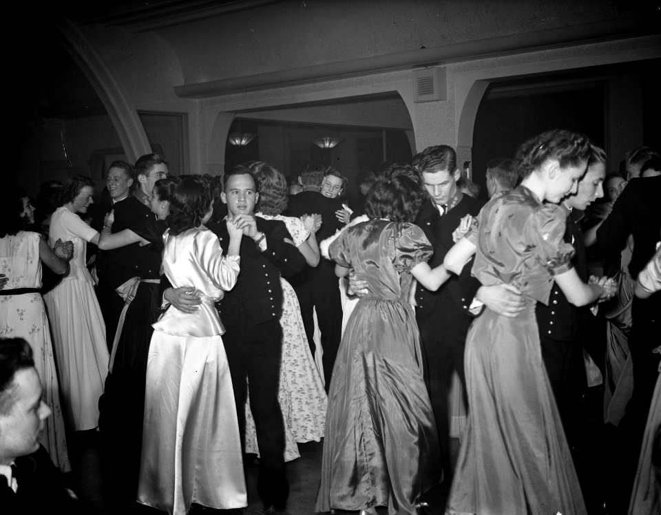 Bal adelborsten Kurhaus Scheveningen @, Bestanddeelnr 903-1537