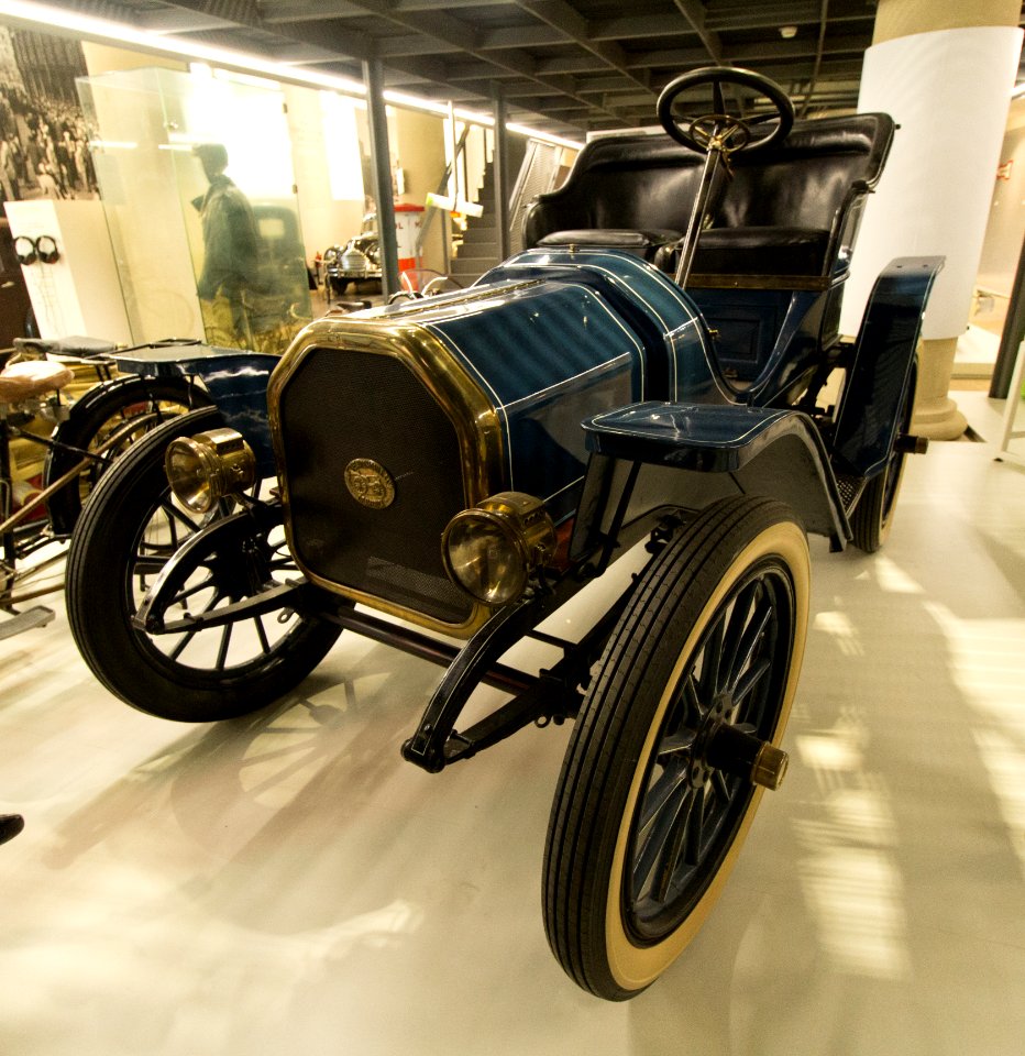 Baker Electric W Runabout at Verkehrsmuseum Dresden 2
