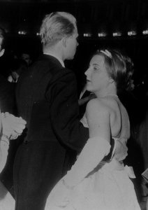 Bal in Wenen, prinses Margriet, Bestanddeelnr 913-6070 (cropped)