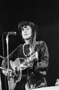 Bal Boetiek in Concertgebouw. Zanger Donovan tijdens optreden, Bestanddeelnr 920-6859