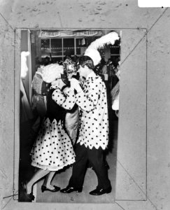 Bal masque aan boord Oranje Nassau te Amsterdam, prinses Margriet en Pieter tijd, Bestanddeelnr 919-9186