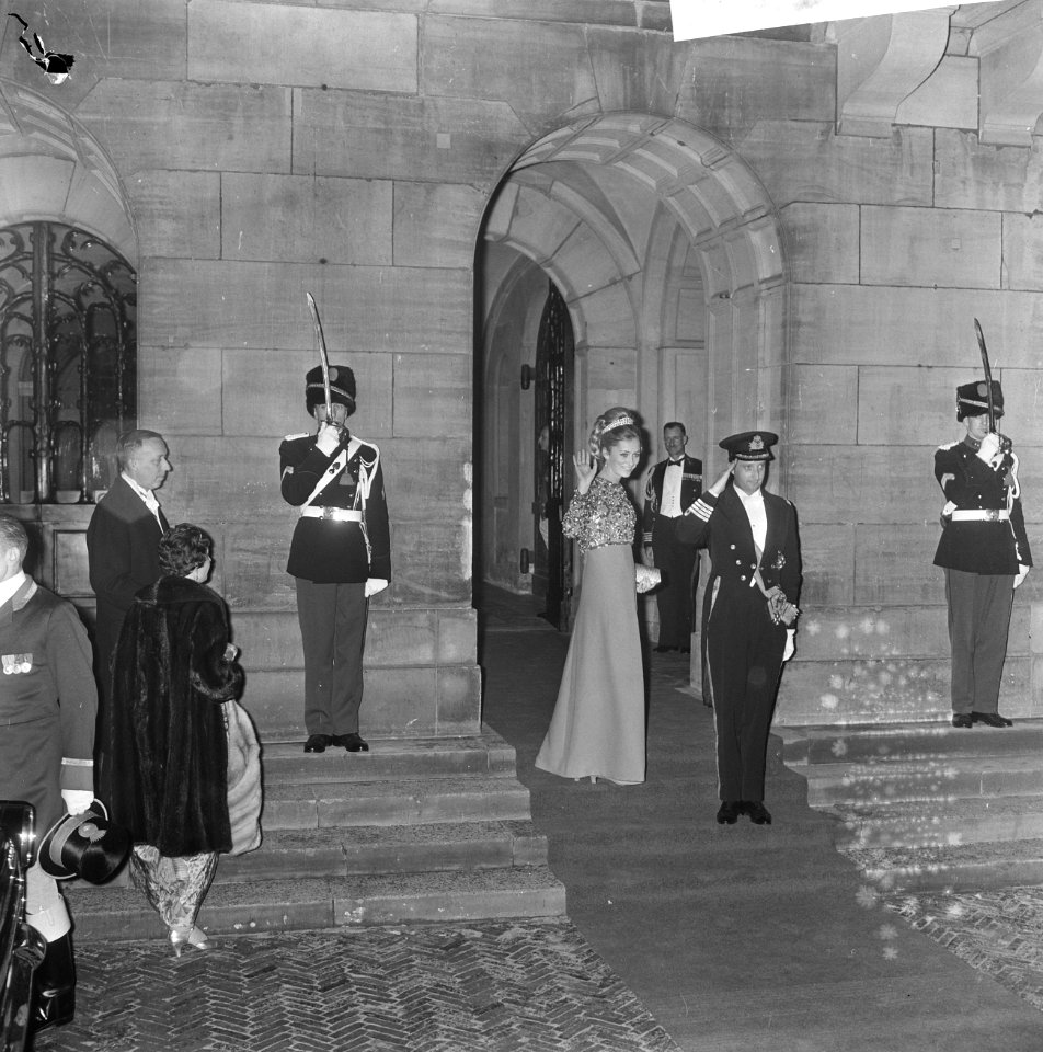Bal op Paleis op de Dam , aankomst prins Albert en prinses Paola, Bestanddeelnr 918-8636
