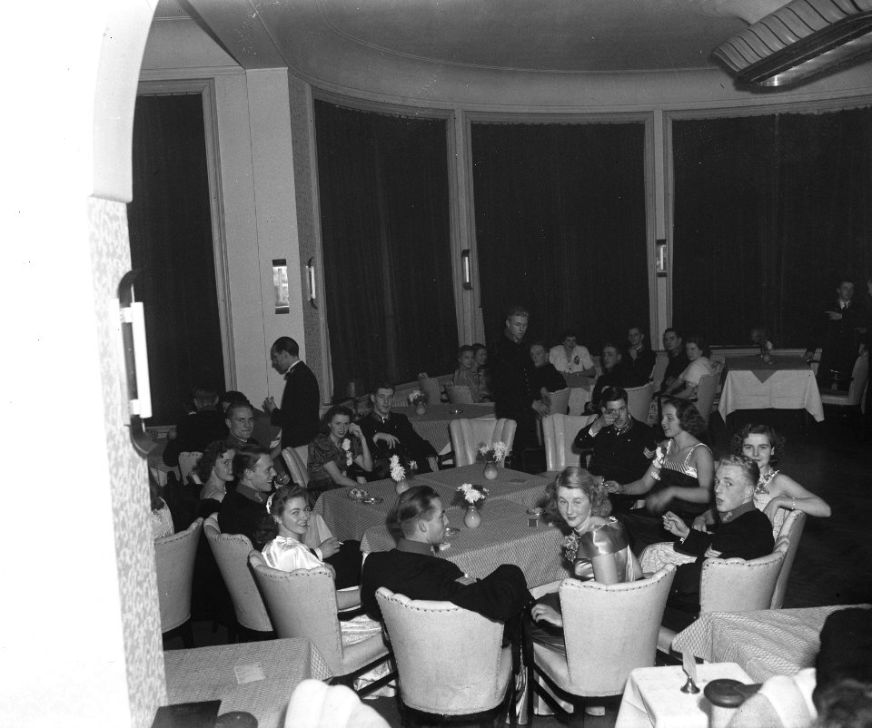 Bal adelborsten Kurhaus Scheveningen @, Bestanddeelnr 903-1531