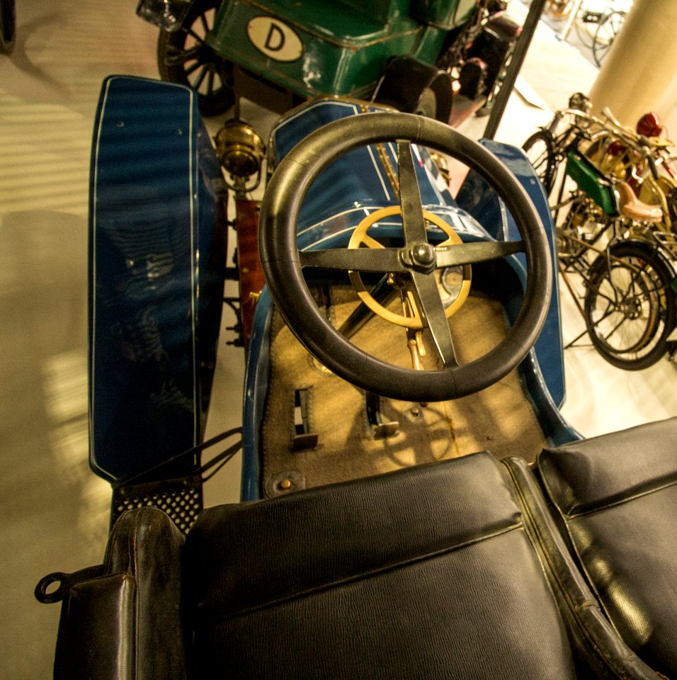 Baker Electric W Runabout at Verkehrsmuseum Dresden - Details