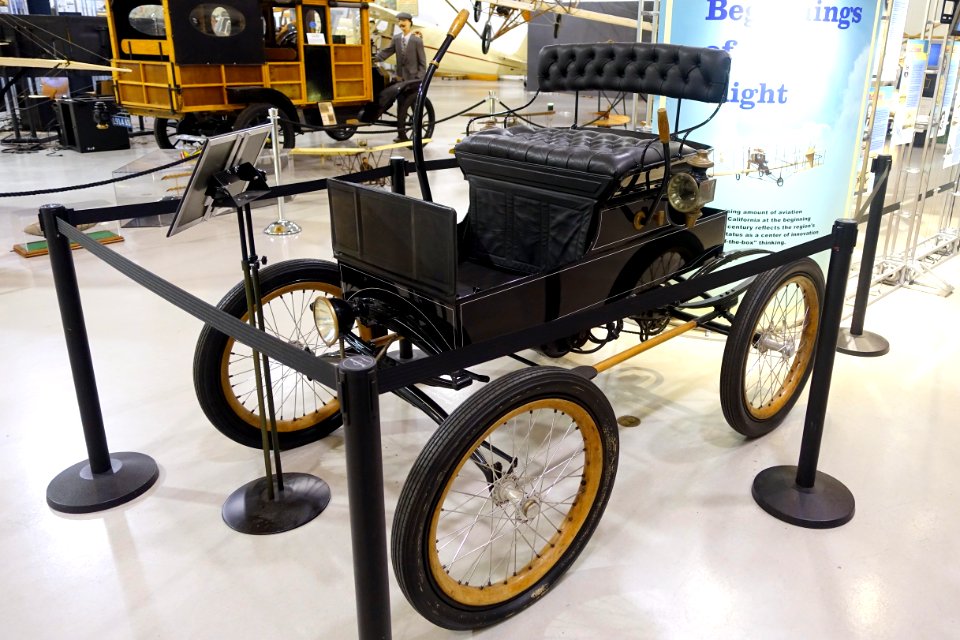 Baker Electric Car prototype, 1898 - Hiller Aviation Museum - San Carlos, California - DSC03206 photo