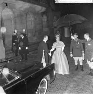Bal op Paleis op de Dam , prinses Irene en prins Hugo Carlos, Bestanddeelnr 918-8639