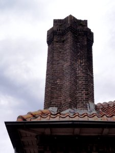 Bakel Rijksmonument 518091 voorm. school, veelhoekige schoorsteen
