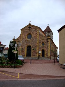 Balbigny (Loire, Fr) église coté façade