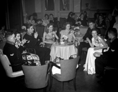 Bal adelborsten in het Kurhaus te Scheveningen @, Bestanddeelnr 903-1540