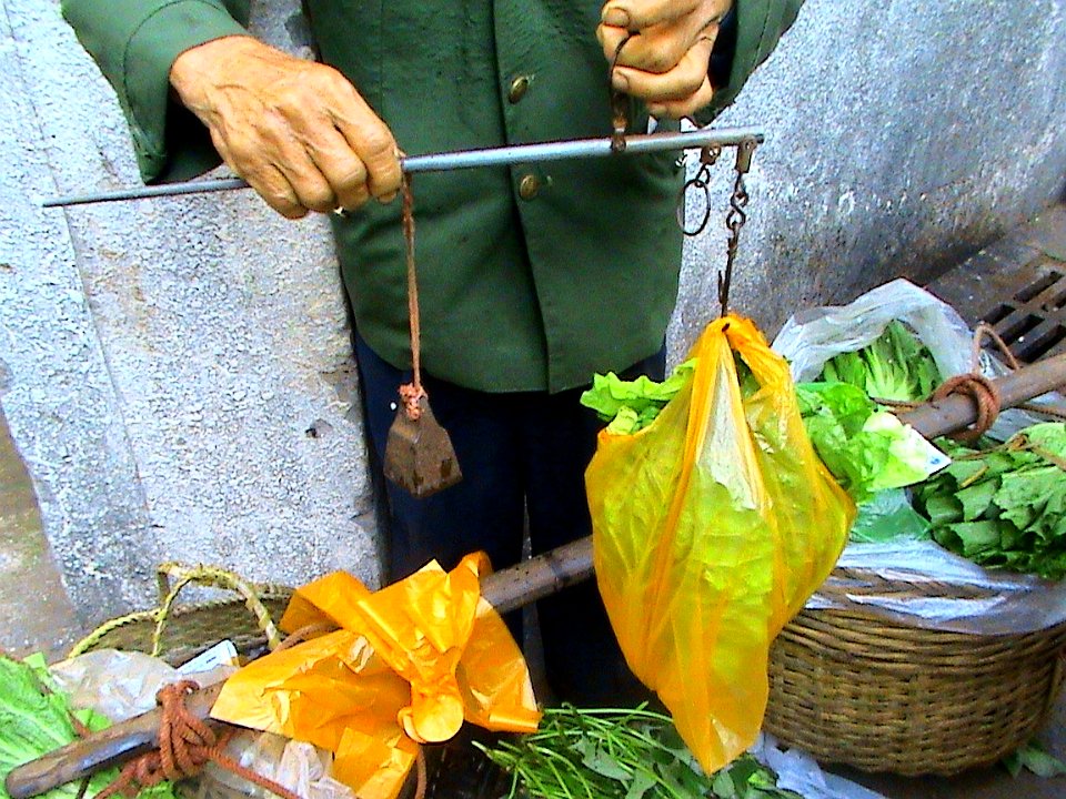 Balance scales in China 01