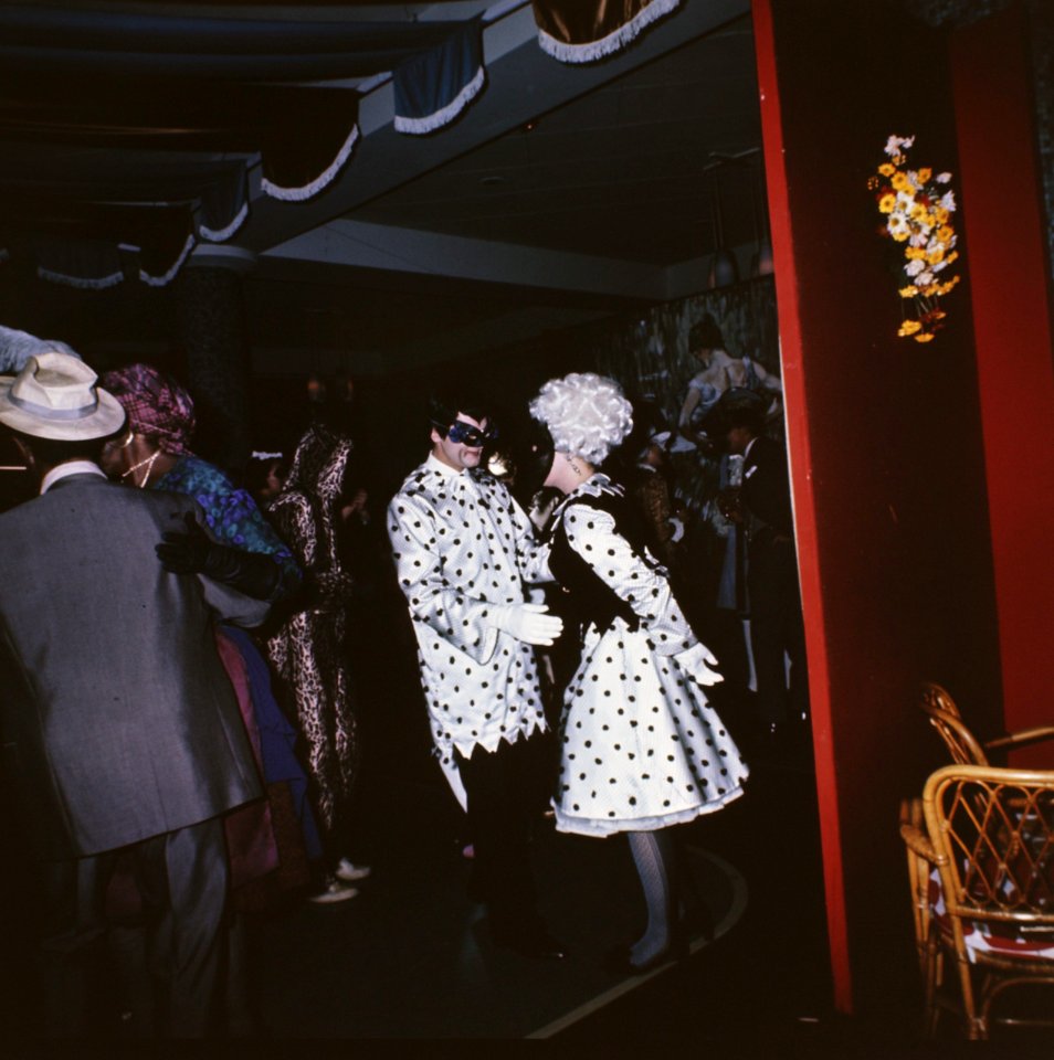 Balmasque aan boord van de Oranje Nassau , Amsterdam, waarbij Koninklijke Famili, Bestanddeelnr 254-8547