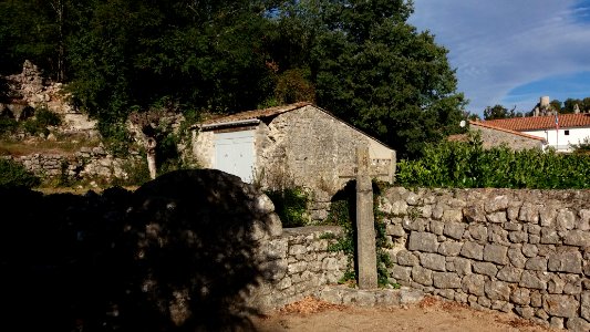 Balazuc - Croix de l'ancien cimetière