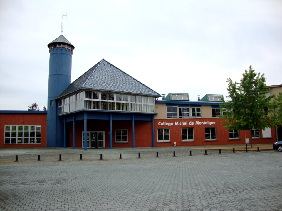 Balbigny (Loire, Fr) Collège Michel de Montaigne