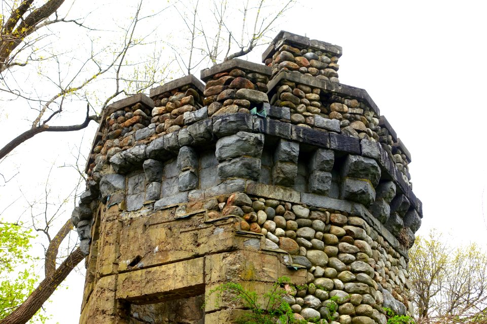 Bancroft's Castle - Groton, MA - DSC06552