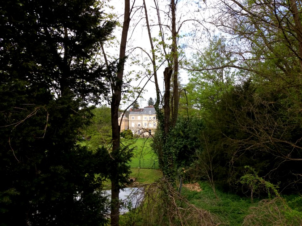 Balmont-Neuville - Étang, parc et bâtiments