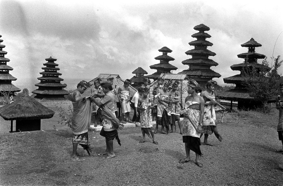 Bali (Indonesie), ceremonie op tempel van Besakih (Bali), Bestanddeelnr 924-9214