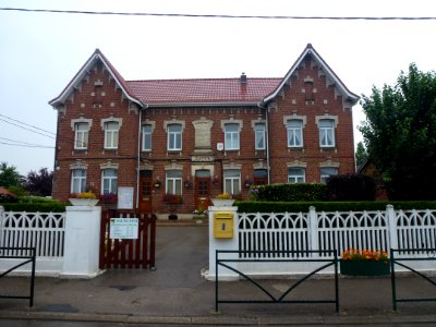 Balinghem (Pas-de-Calais) mairie + école