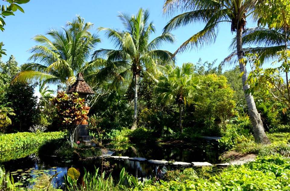 Balinese Shrine - Naples Botanical Garden - Naples, Florida - DSC09758