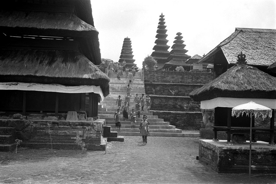 Bali (Indonesie), ceremonie op tempel van Besakih (Bali), Bestanddeelnr 924-9213